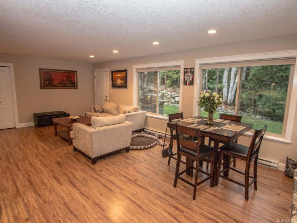 listing image 16045272795226067038