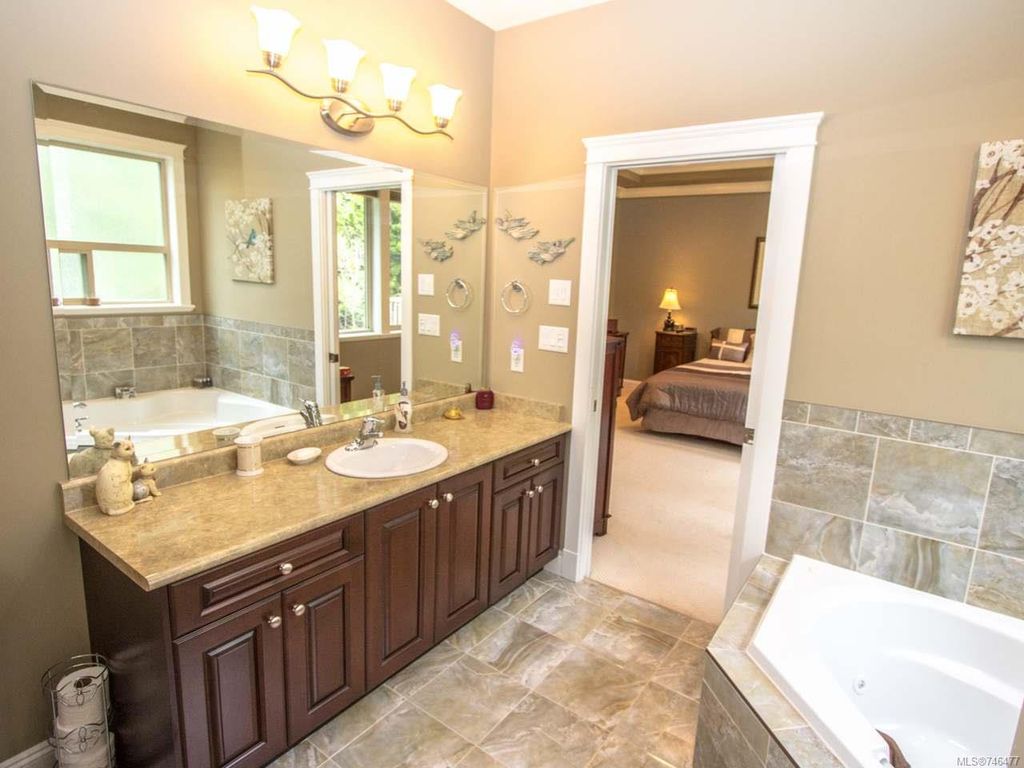 listing image 16045125868100487140