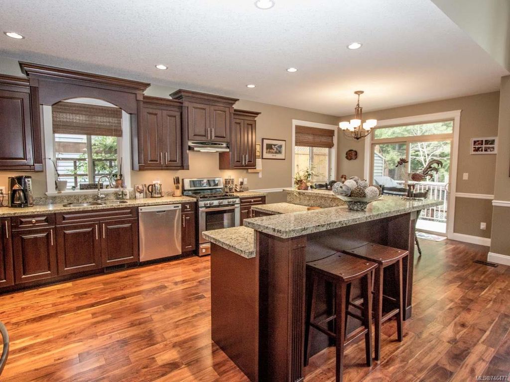 listing image 16041777367372729616
