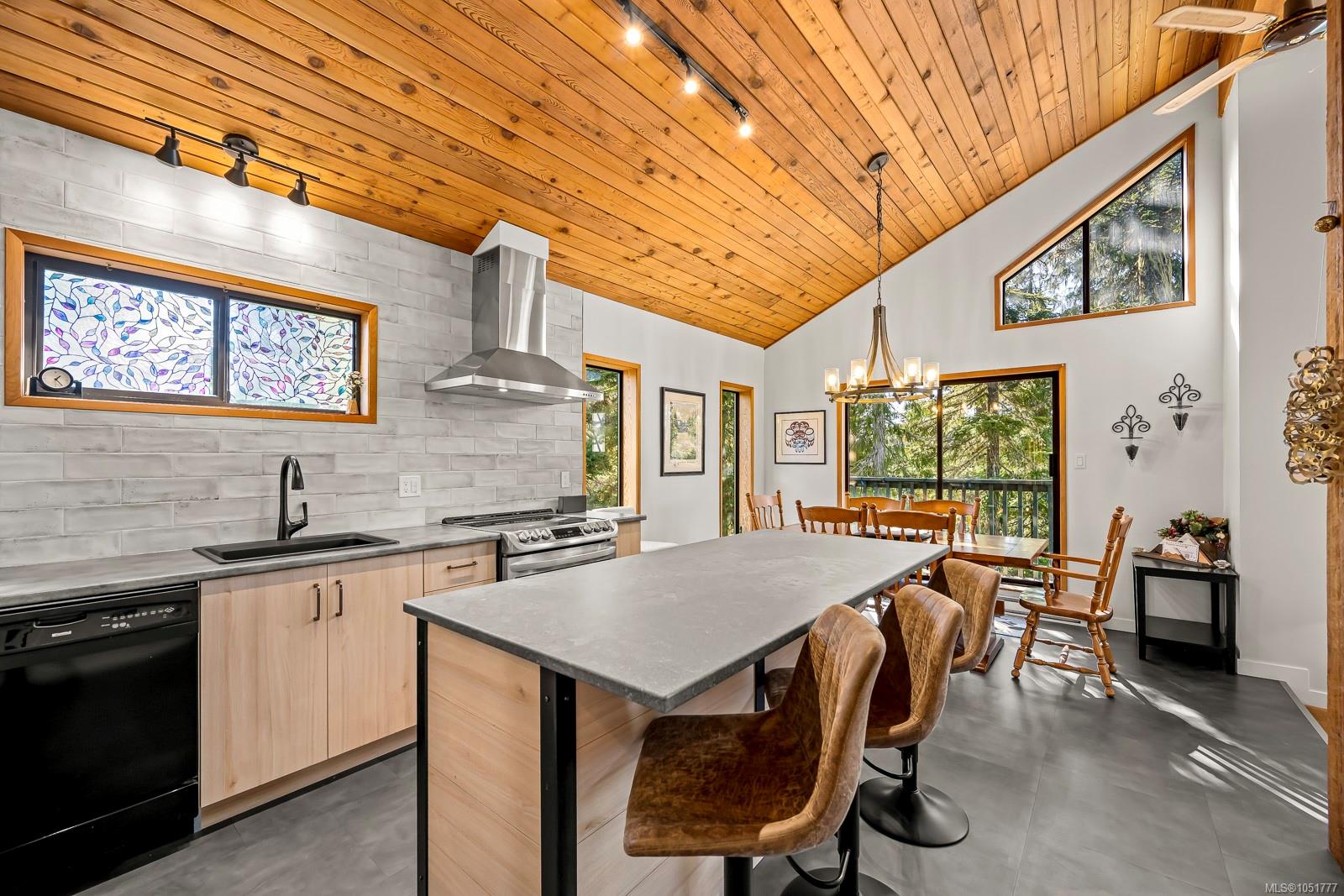 893 Clinton Wood Crt