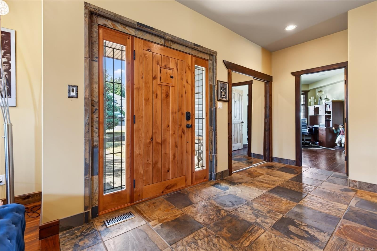 1321 Clear View Pl
