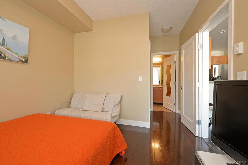 listing image 16048923860065834849