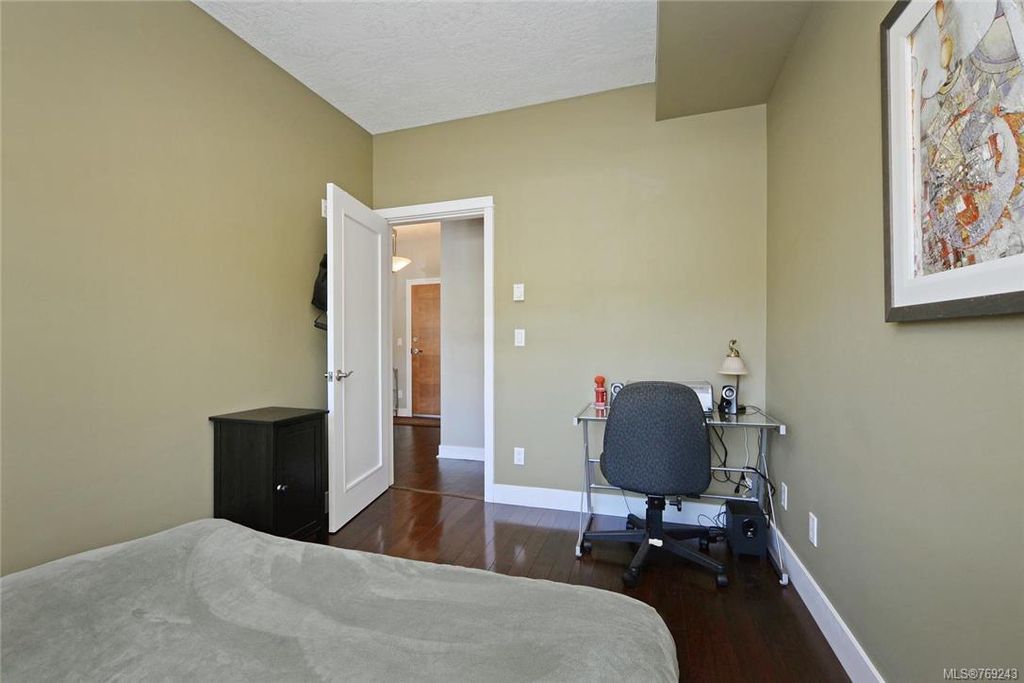 listing image 16042875914874705183