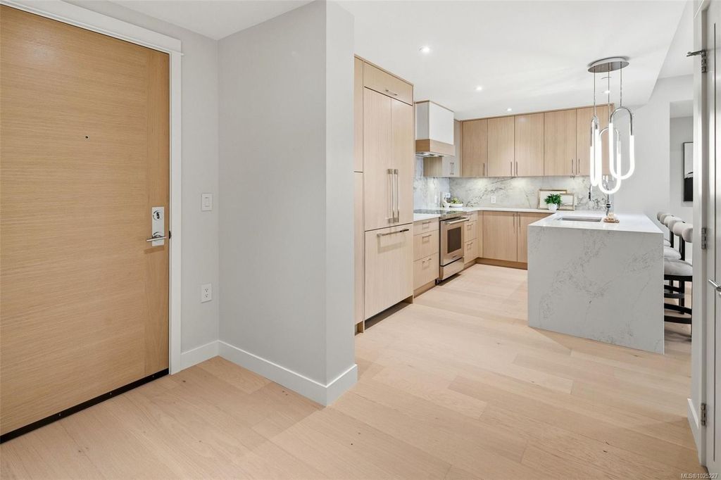 listing image 16040114812421280639