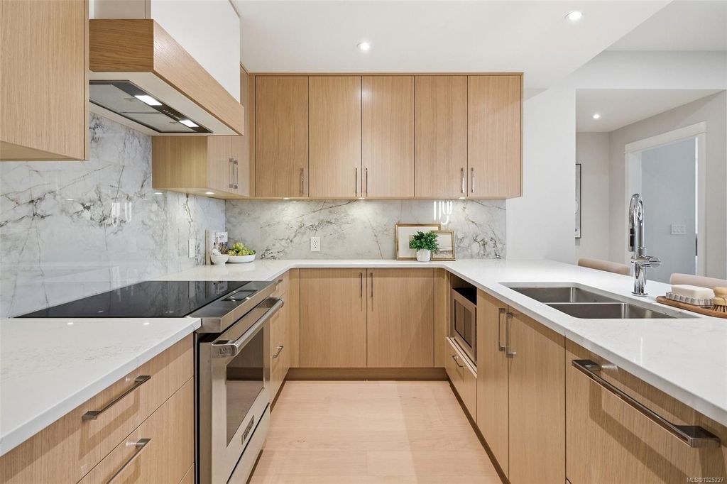 listing image 16041441142759238244