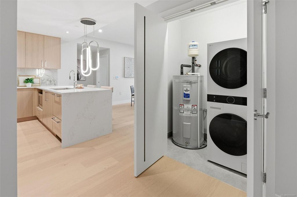 listing image 16041008999821202271