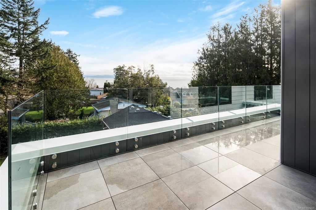 listing image 16044602754911480955