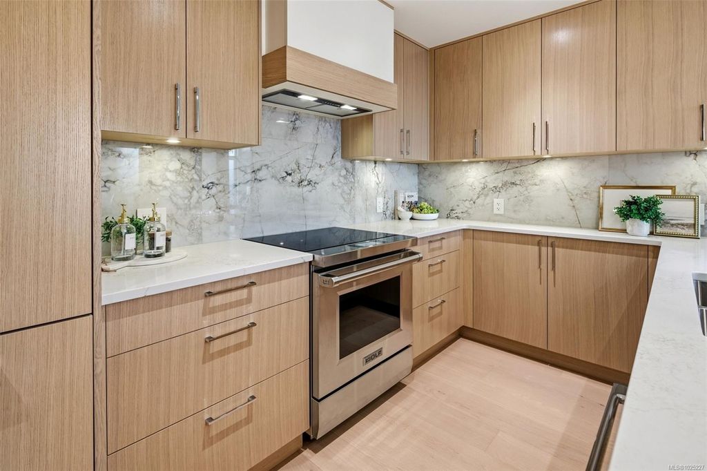 listing image 16046900034307639099