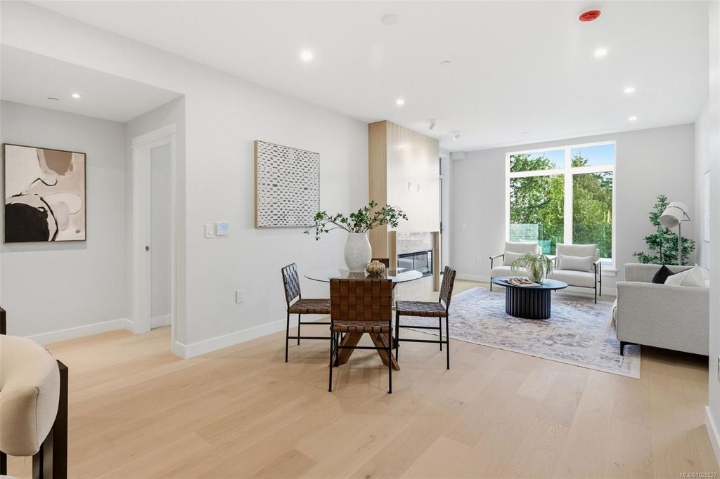 listing image 16048233769189953557