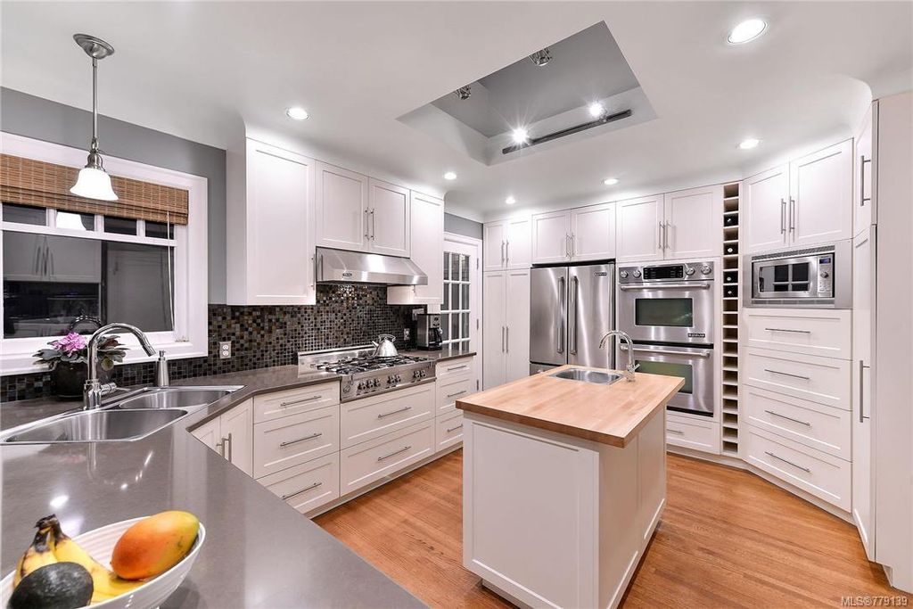 listing image 16044771121444625102