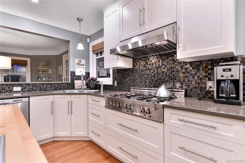 listing image 16049648389242607338