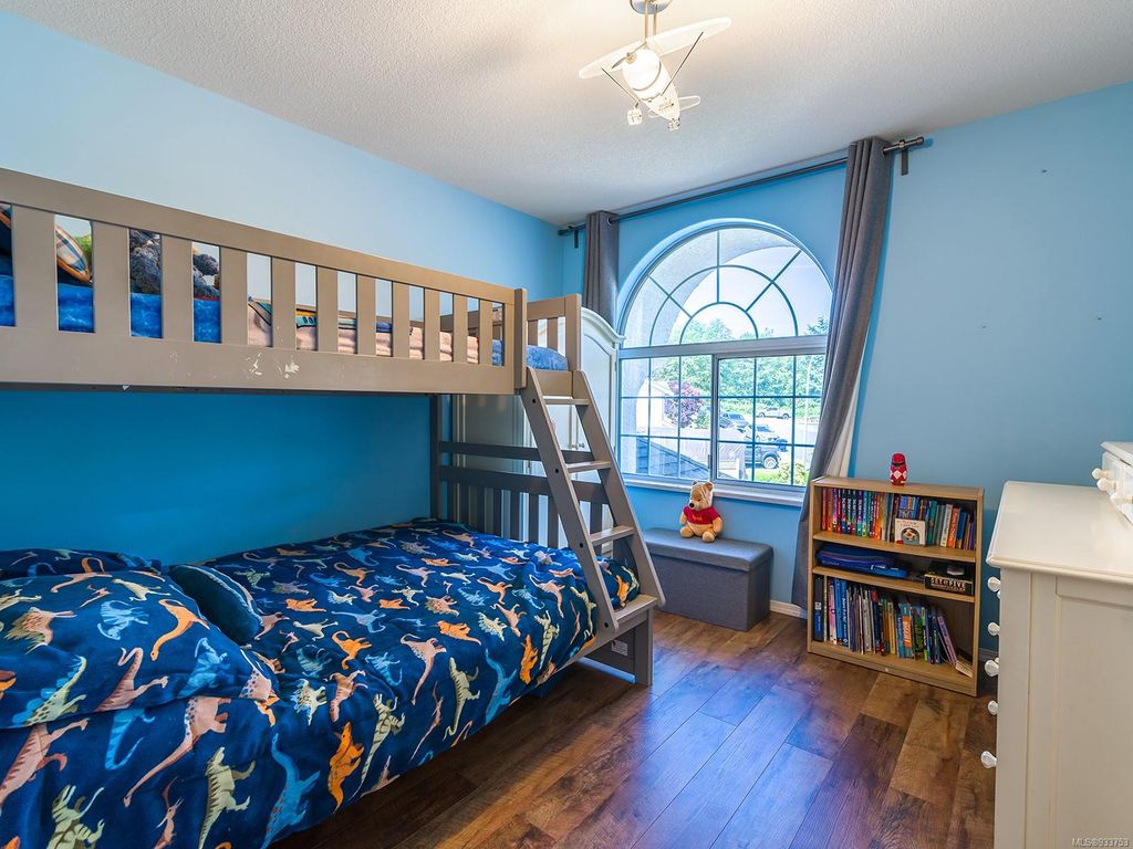 listing image 16049048965034041980