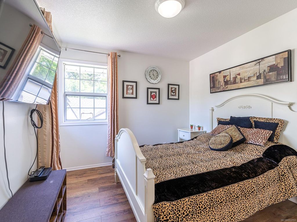 listing image 16044676468652598235