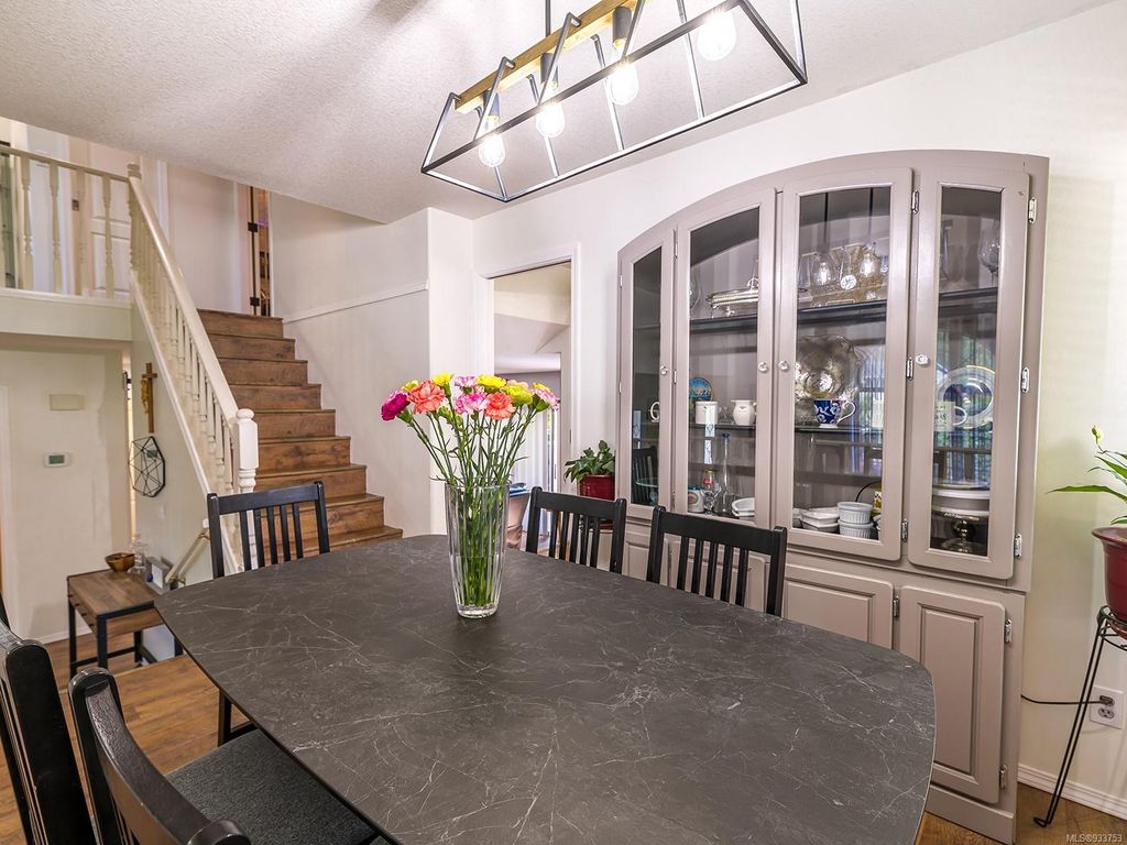 listing image 16044840088359094925