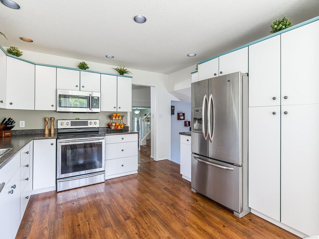 listing image 16049243875040178568