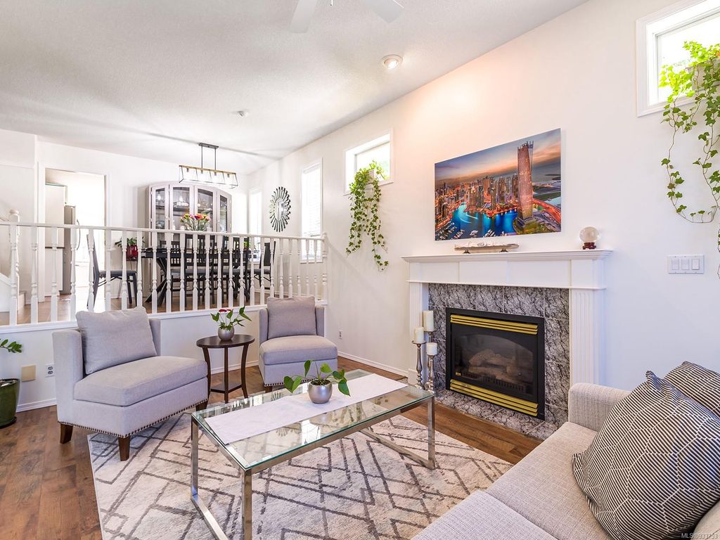 listing image 16040368772403578159