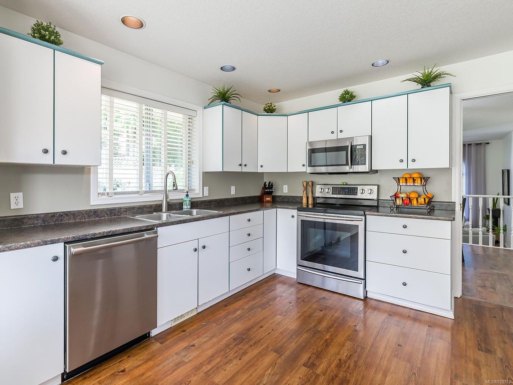 listing image 16046443293176305708