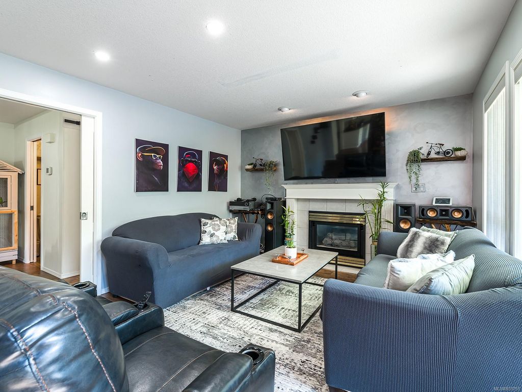 listing image 16046193698231473593