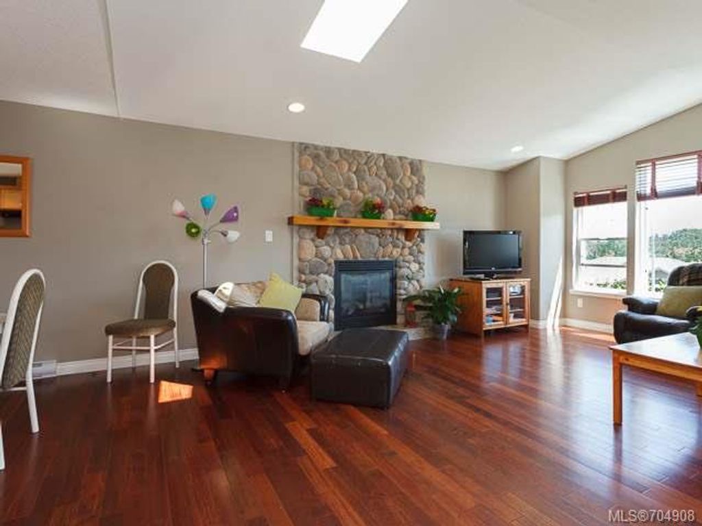 listing image 16044027279042316205