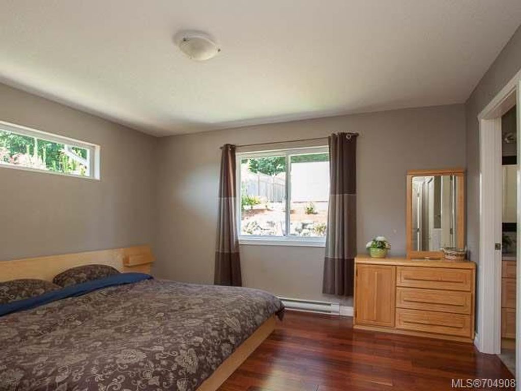 listing image 16047130942863327808