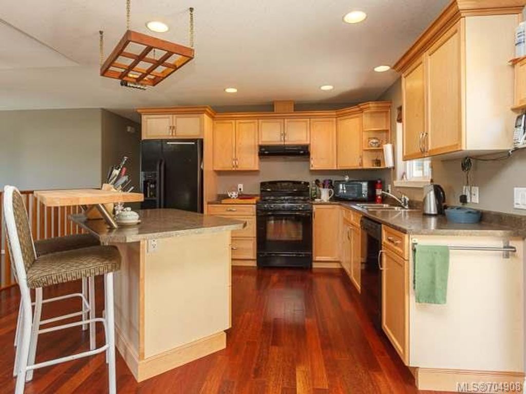 listing image 16046614235435607619