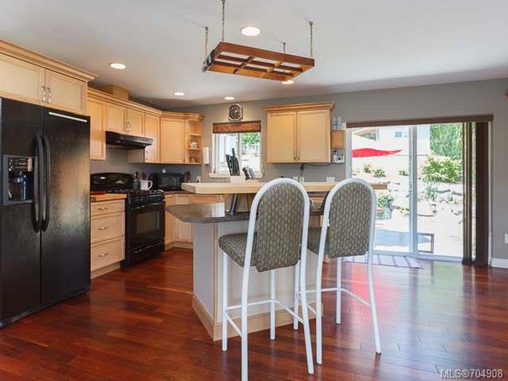 listing image 16047678842178199013