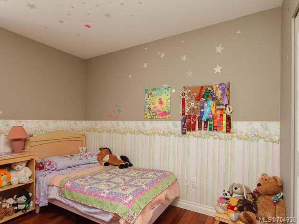listing image 16046627577447771332