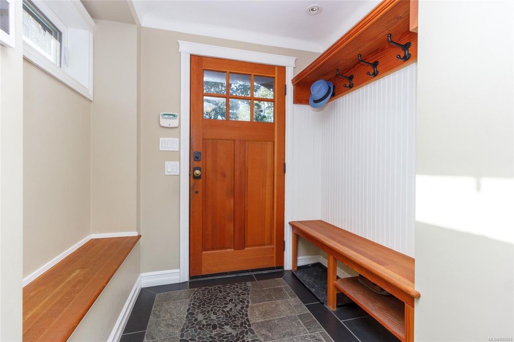 listing image 16043155717981373515