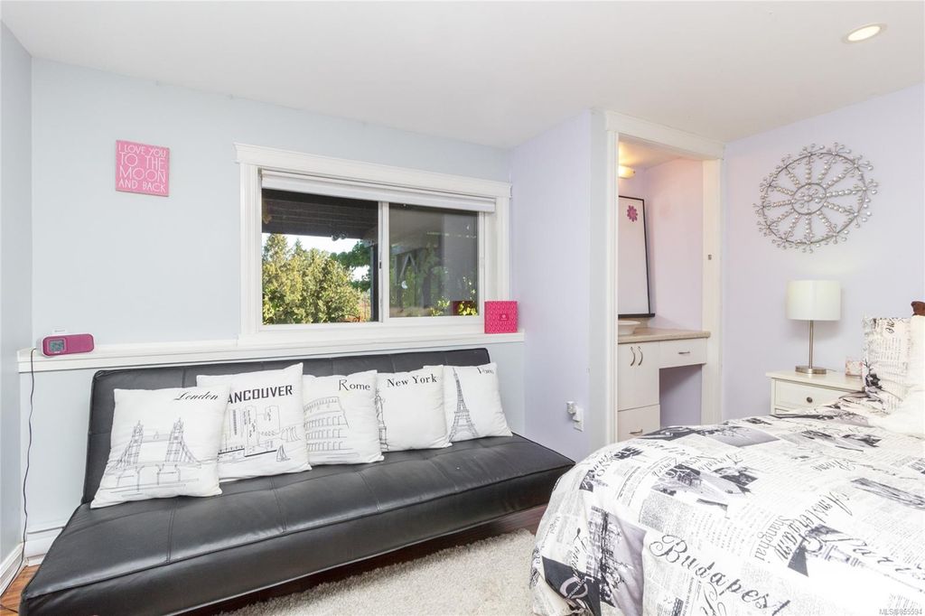 listing image 16043124275027775625