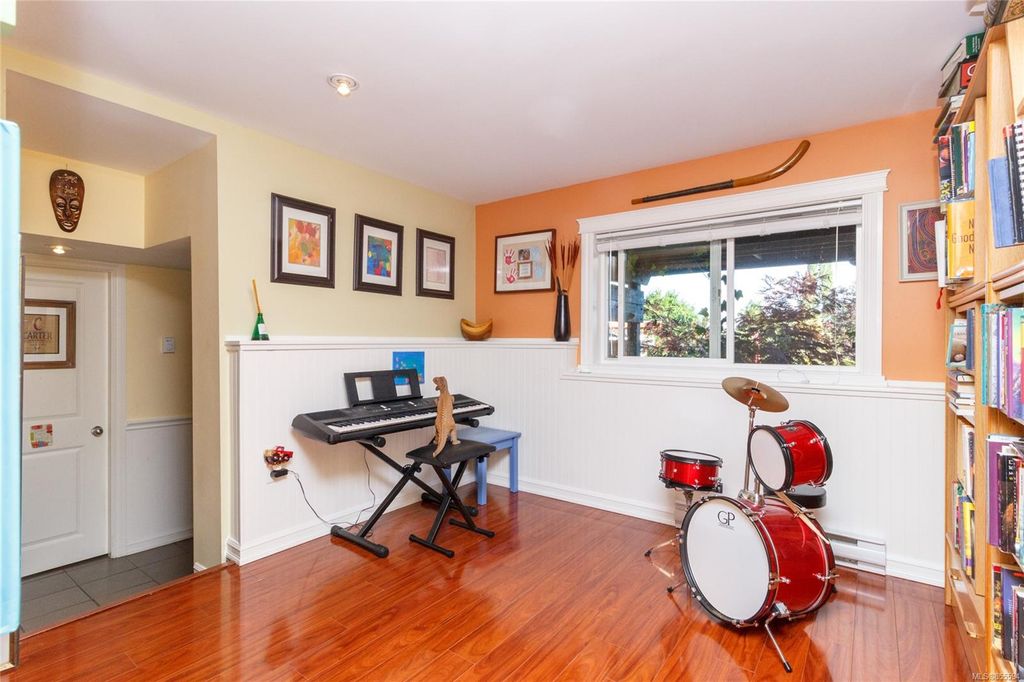 listing image 16042070874514907312