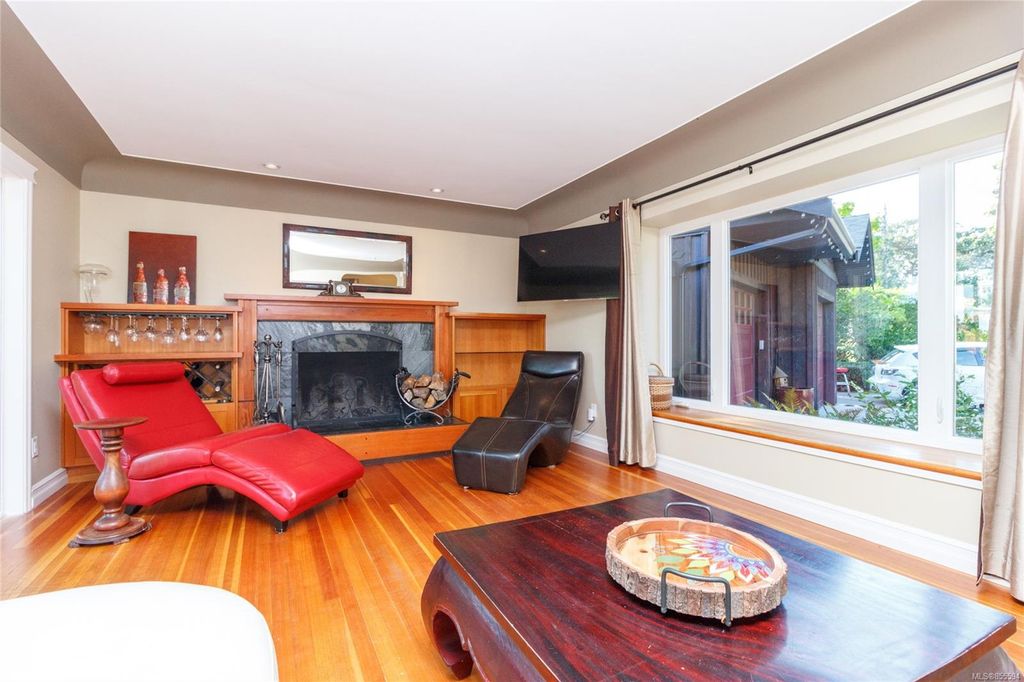 listing image 16049152069165981657