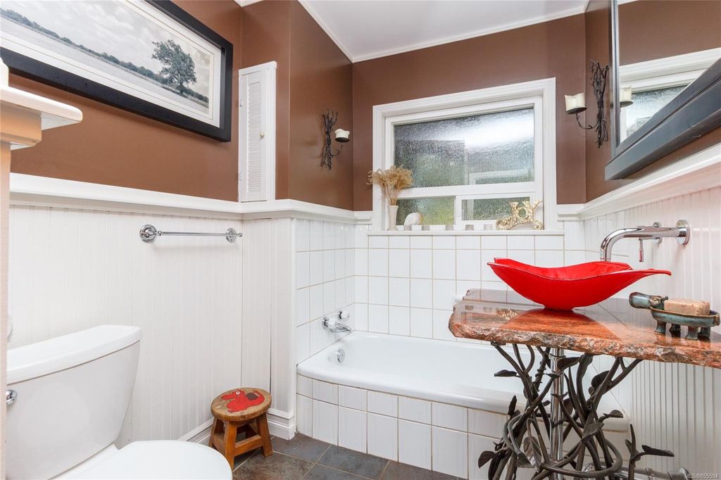 listing image 16048889708649007440