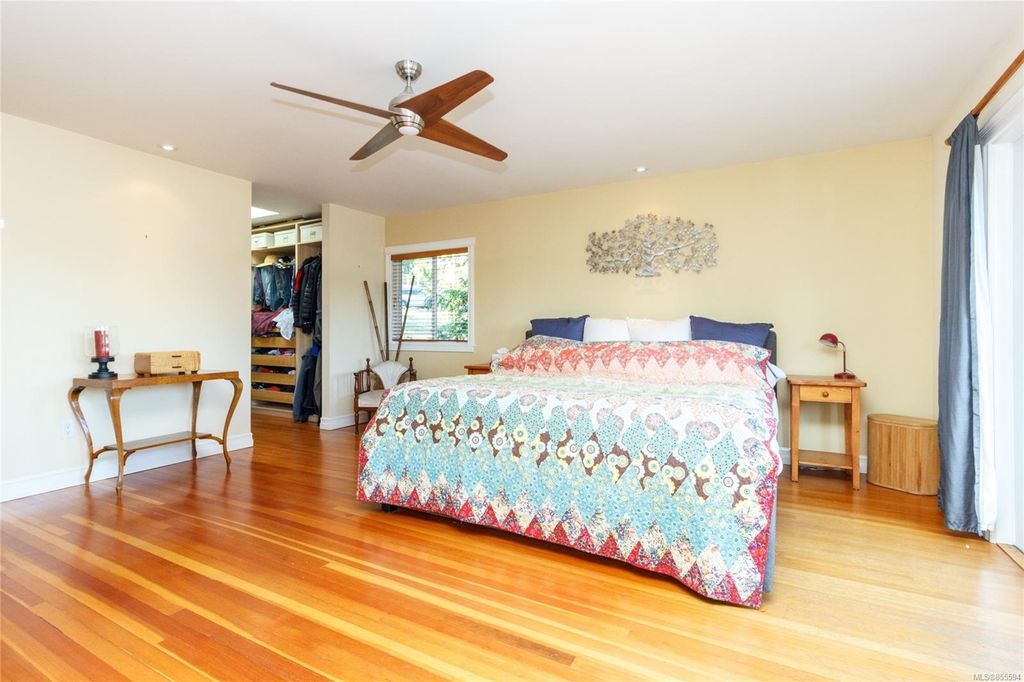 listing image 16044041606491498186