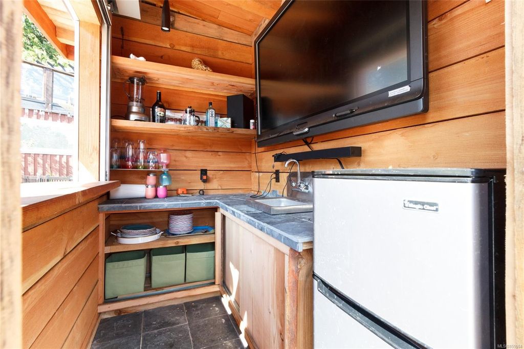 listing image 16047939635494836911