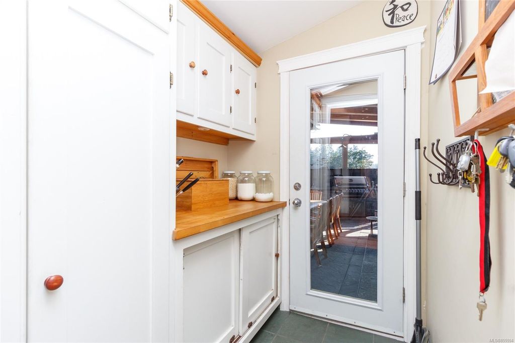 listing image 16041155762080043697