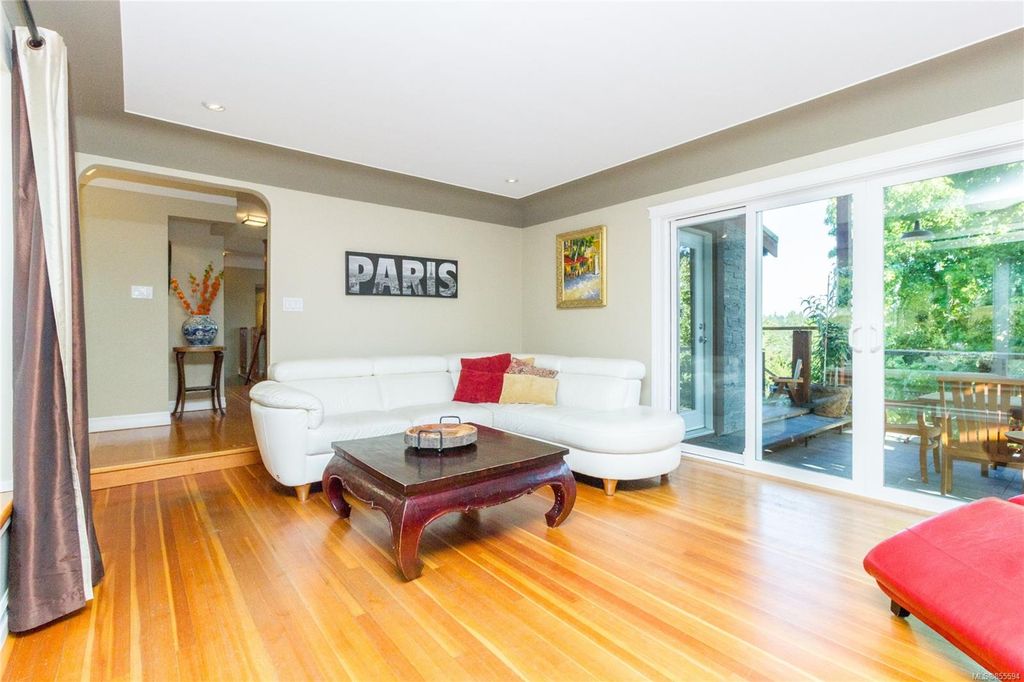 listing image 16044828807750606925