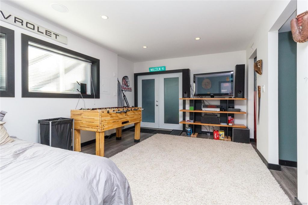 listing image 16047648394364803289