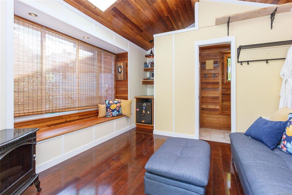 listing image 16043850366139989320