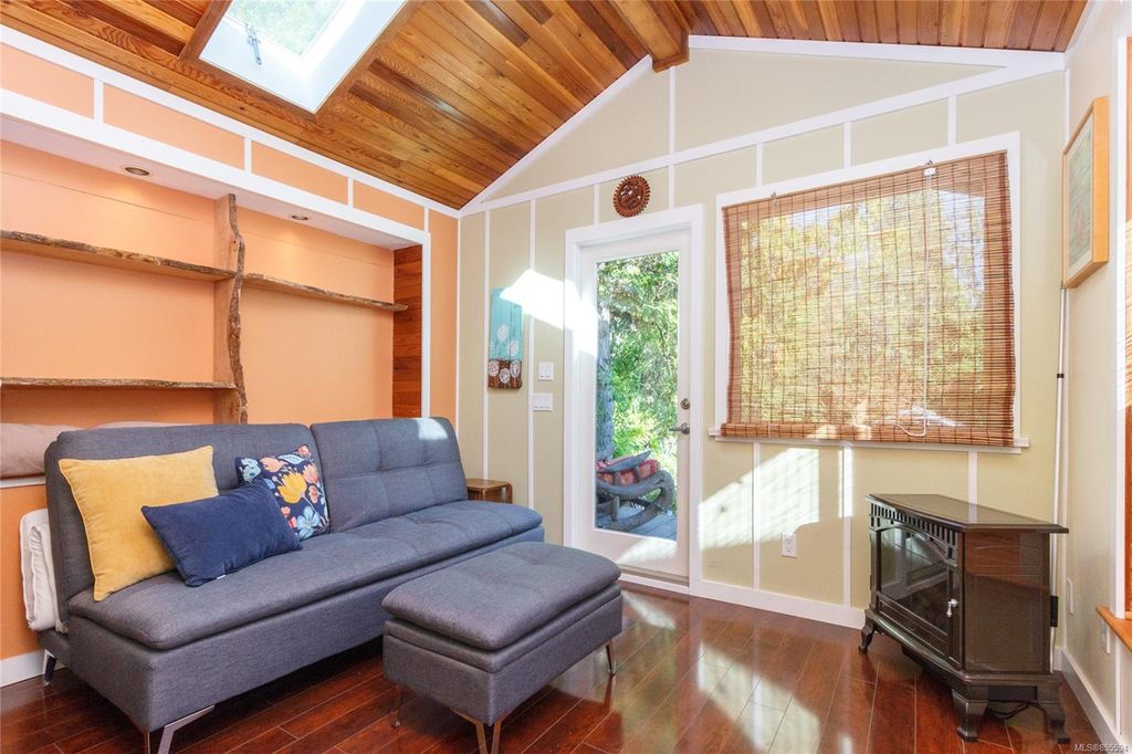 listing image 16040323802318396147