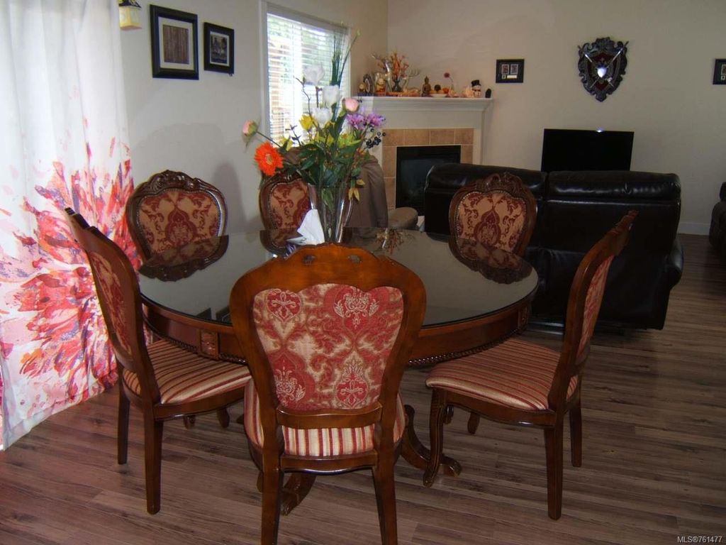 listing image 16041125986997504386