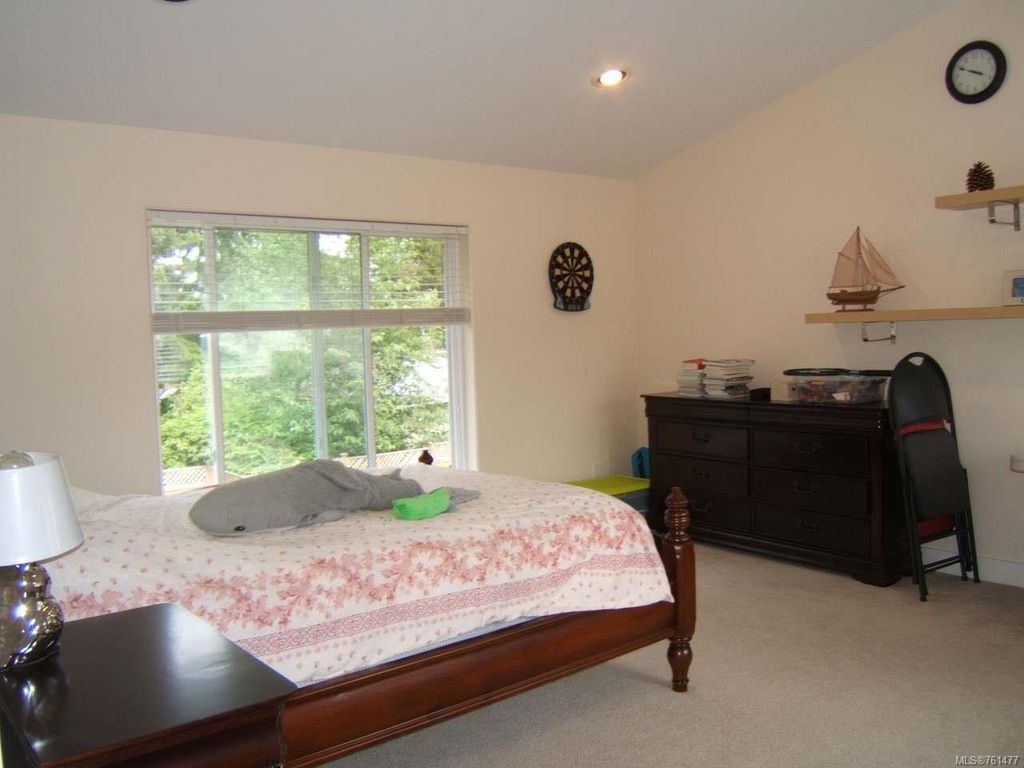 listing image 16049023713329003356