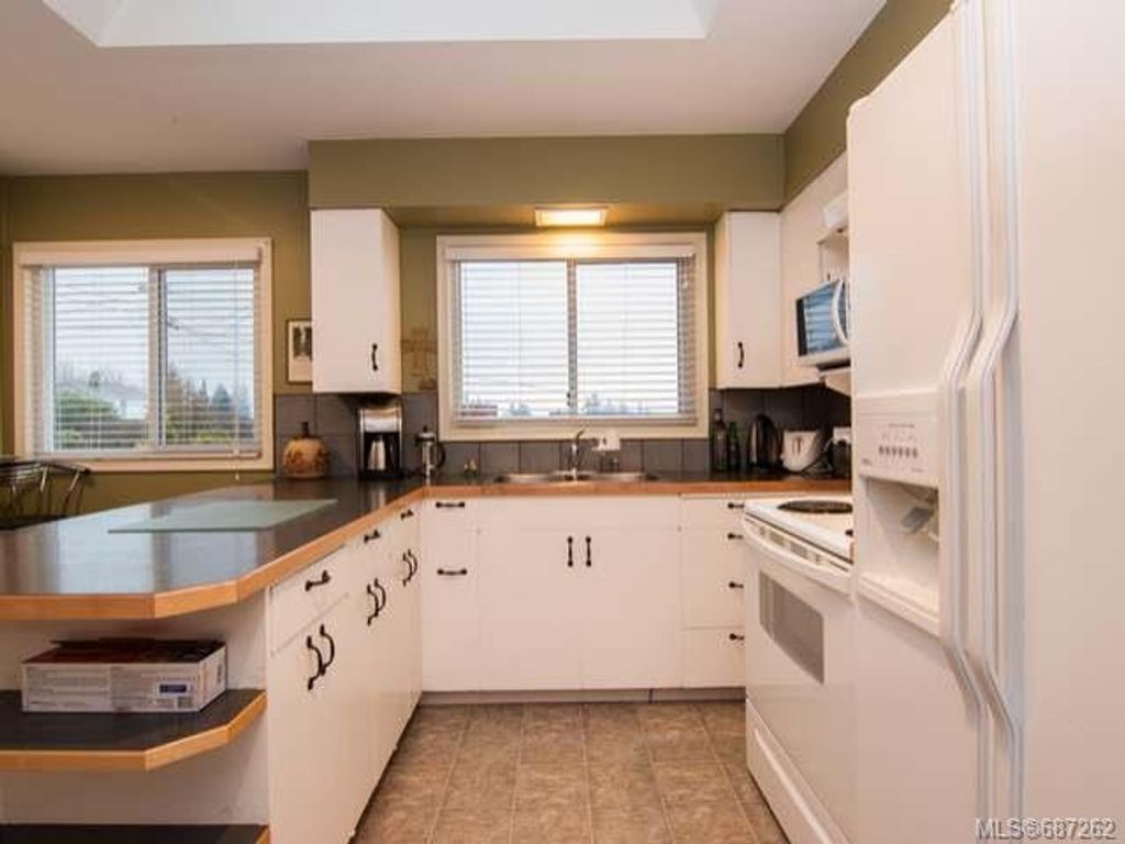 listing image 16049682101866771926