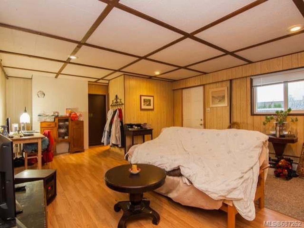 listing image 16040826860526675653