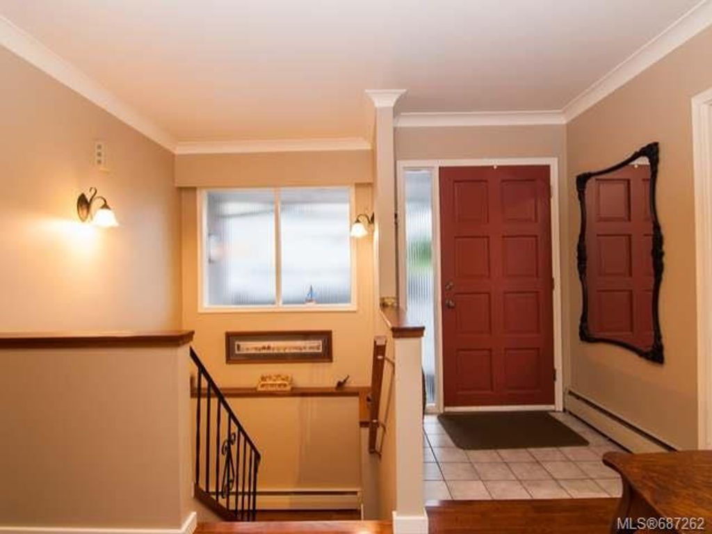 listing image 16040265395436760875