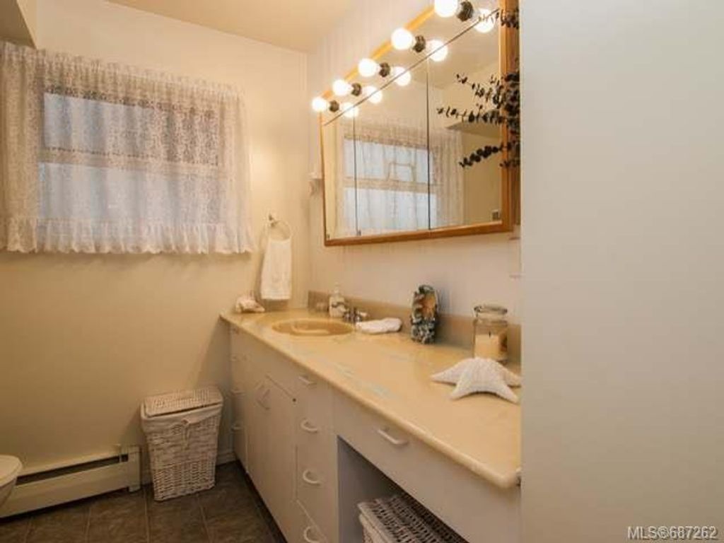 listing image 16042441895142103029