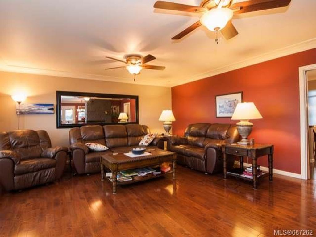 listing image 16048770753096870481