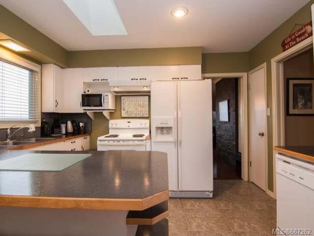 listing image 16047384140378304666