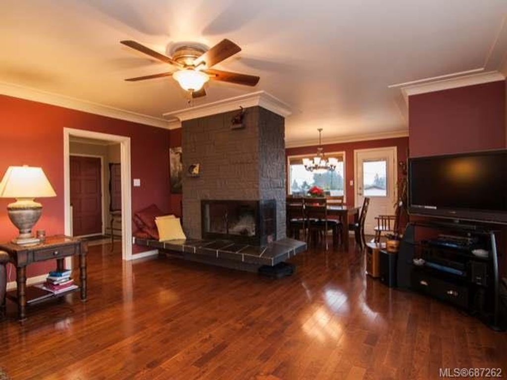 listing image 16048029911455174130