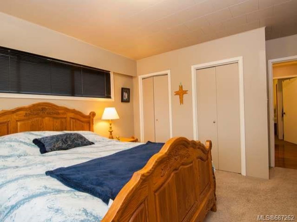 listing image 16041018797999637112