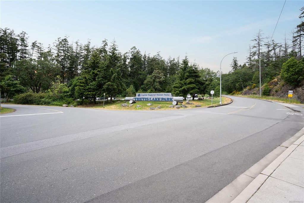 listing image 16040429236751512666